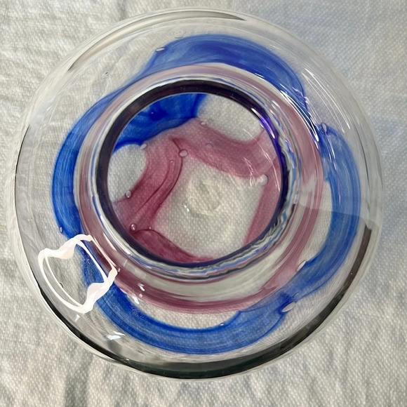 Hand Blown Magenta & Navy Swirl Art Glass Bowl Vase  Signed and Dated - Picture 3 of 10